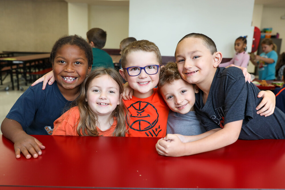 cafeteria students