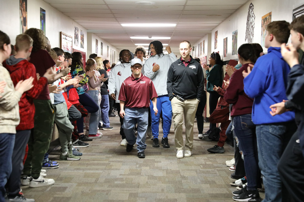 Varsity Boys Basketball head to the state tournament