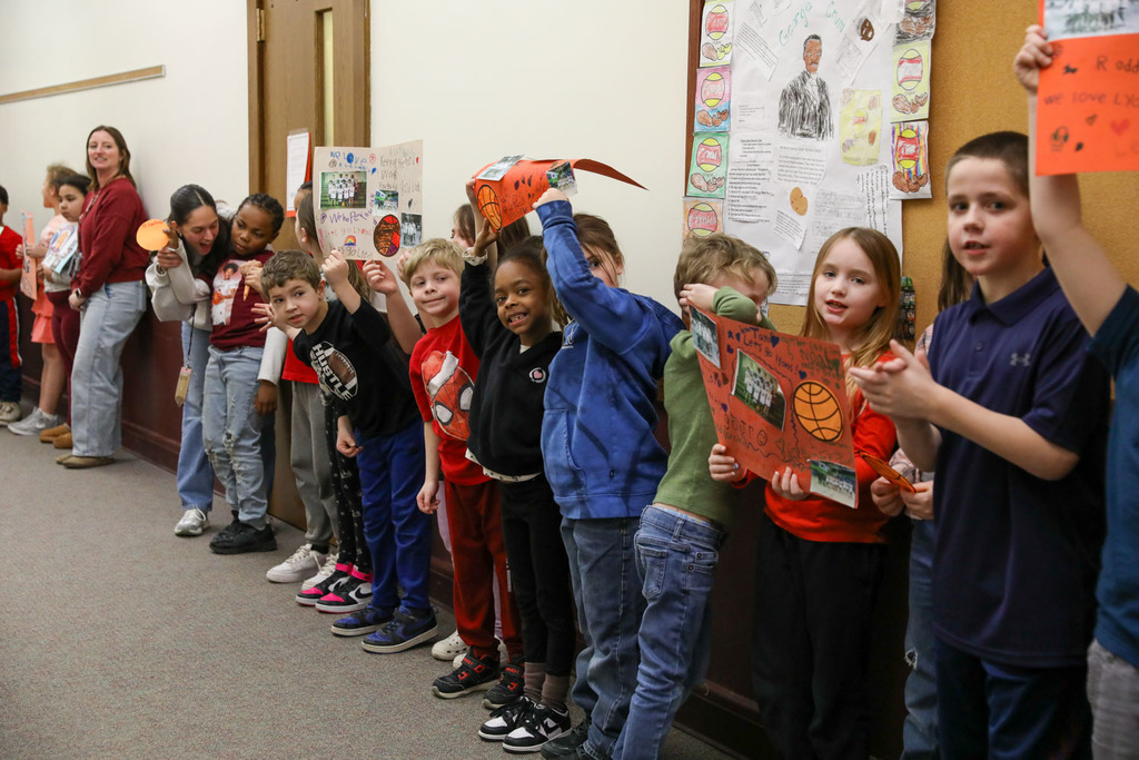 Varsity Boys Basketball head to the state tournament
