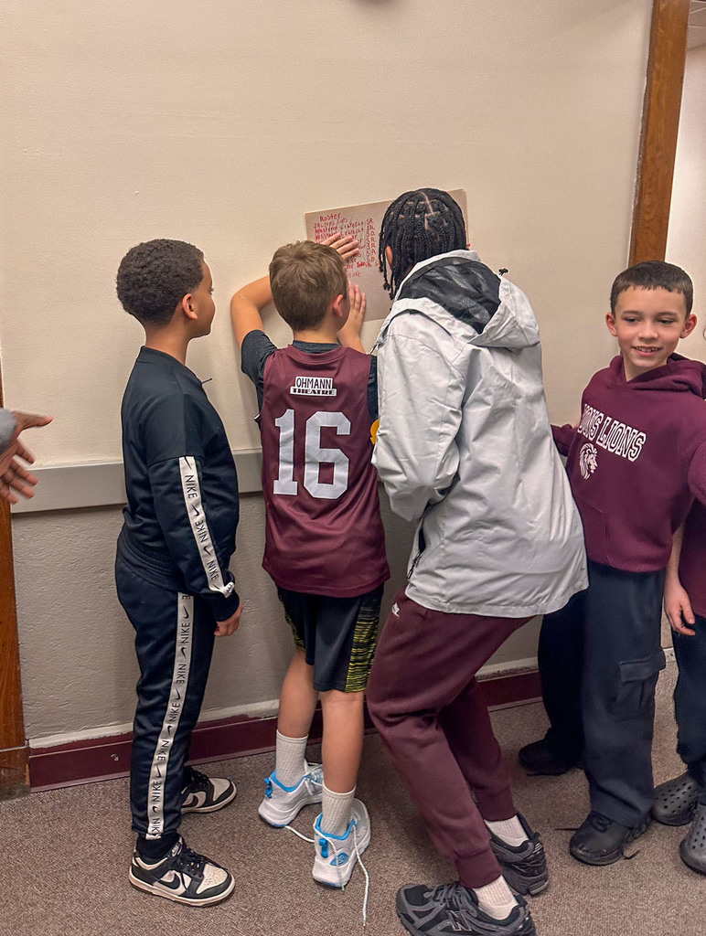 Varsity Boys Basketball head to the state tournament