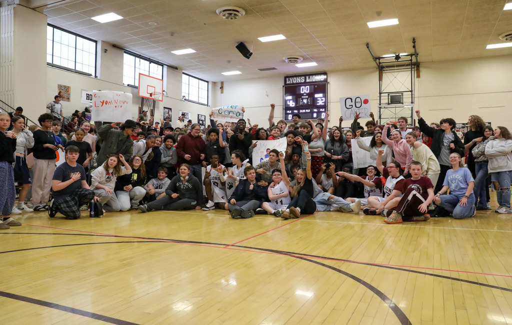 students and team at the unified game