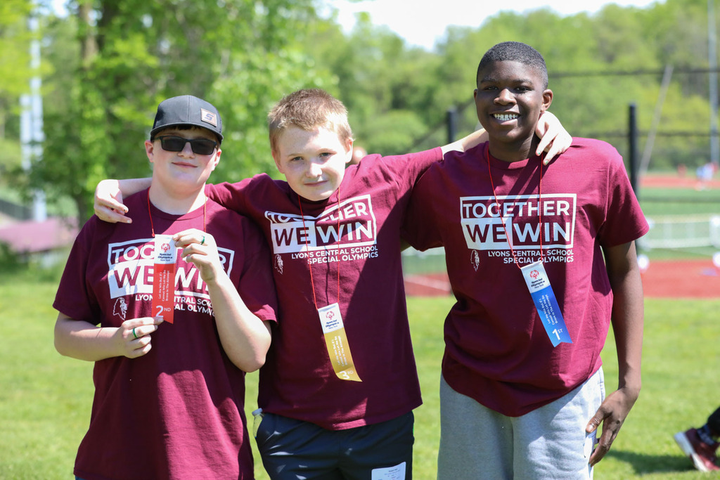 students with their ribbons