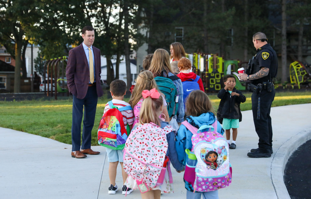 superintendent talking to students
