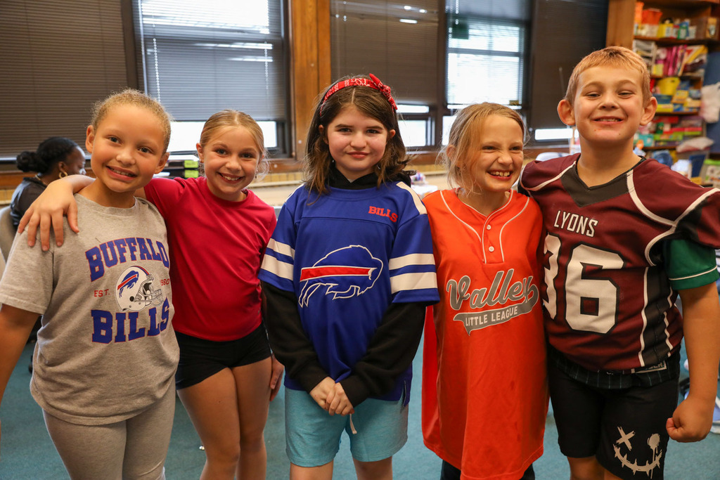 students in jerseys