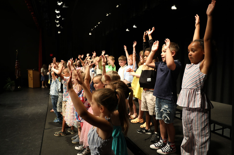 kindergarteners dancing