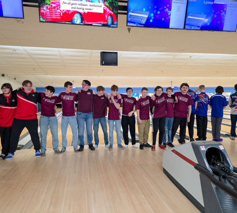 big group photo for bowling sectionals