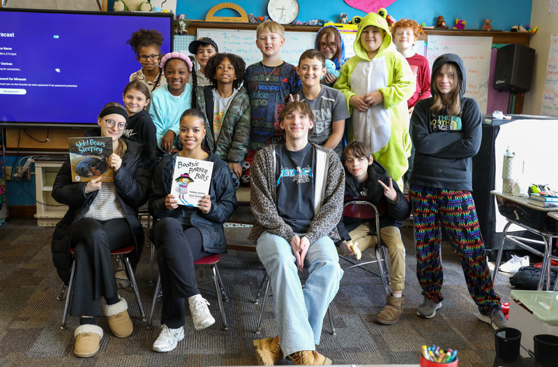 students and elementary reading