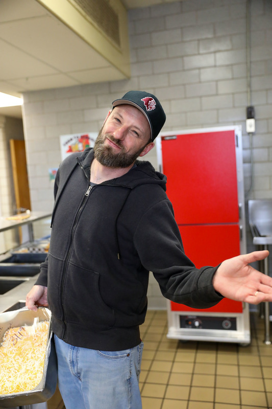 Middle High School Lunch team serving