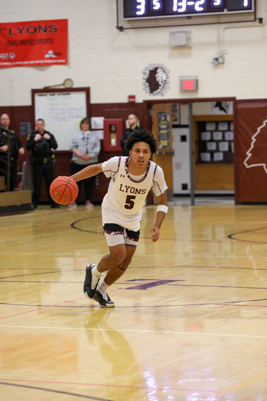 stavell playing basketball