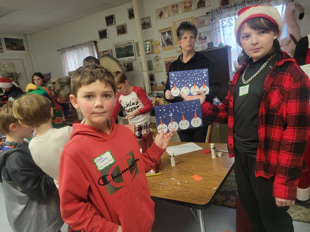 Students making crafts before the winter break.