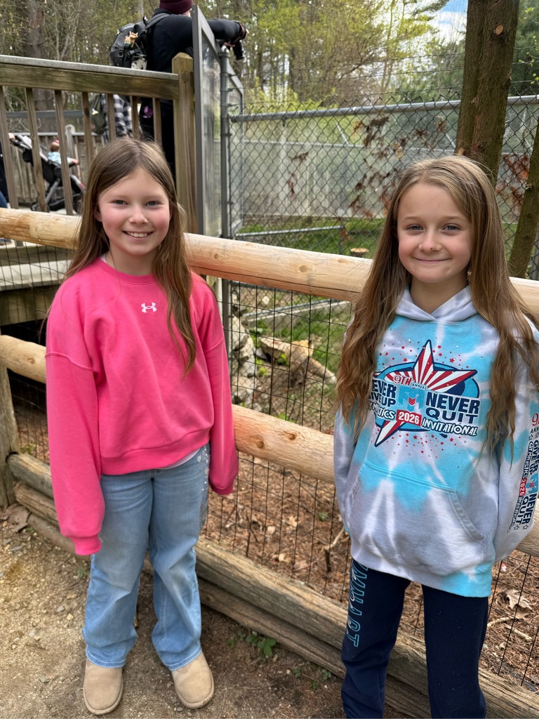 students posing for a picture at the Maine Wildlife park