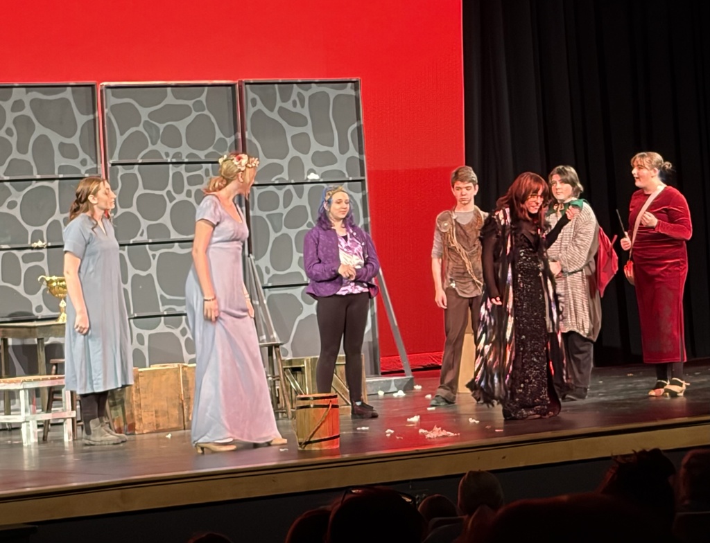 pictures of a school play