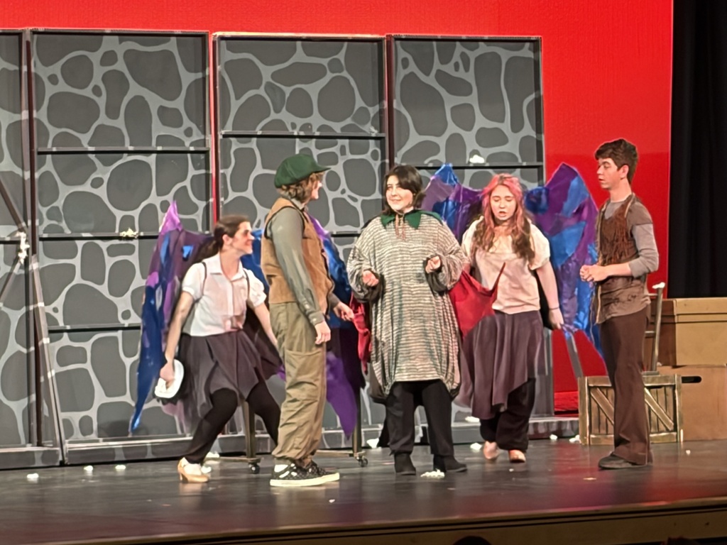 pictures of a school play