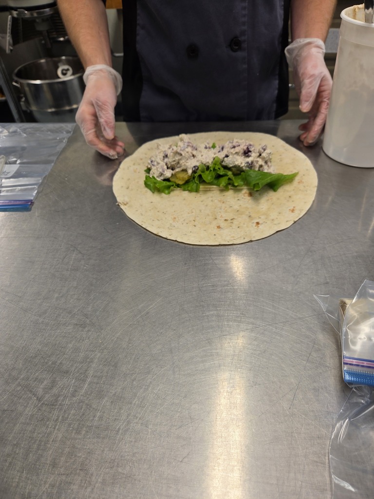 pics of lettuce grown by students.