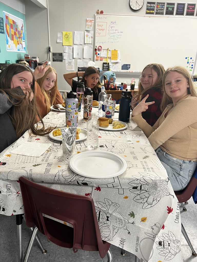 Clinton students enjoying a Thanksgiving meal together. 