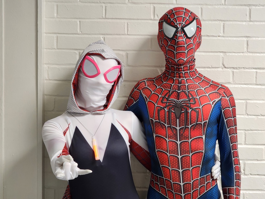 Spiderman and Spider Gwen