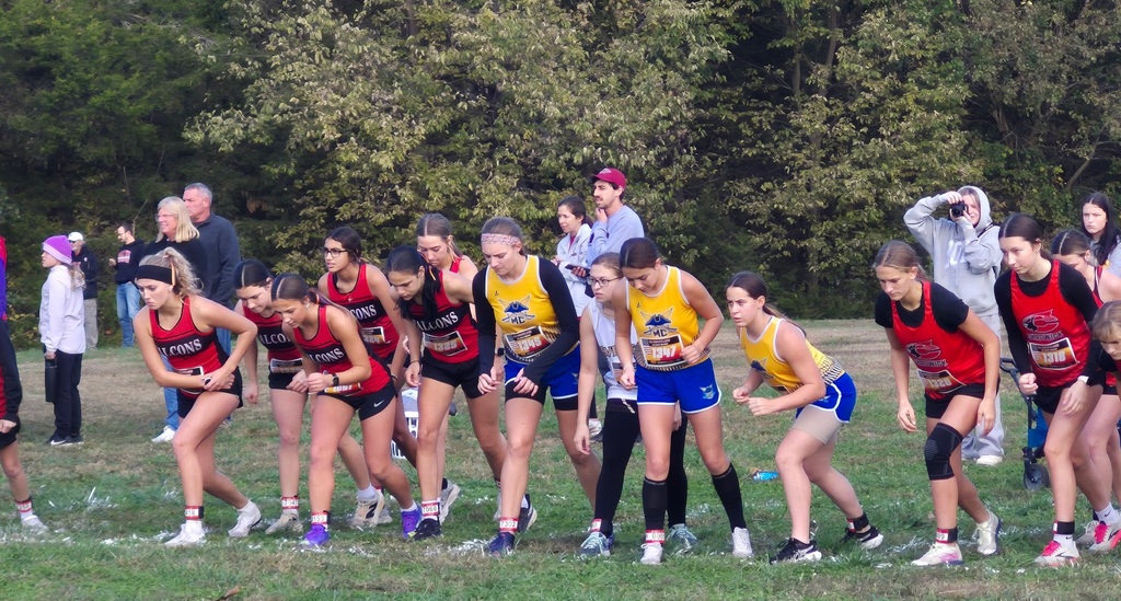 Lady Pirates at start of race