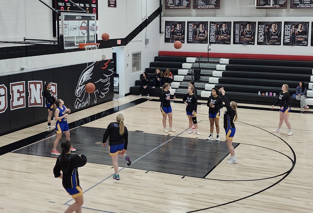 Lady Pirates warm-up 