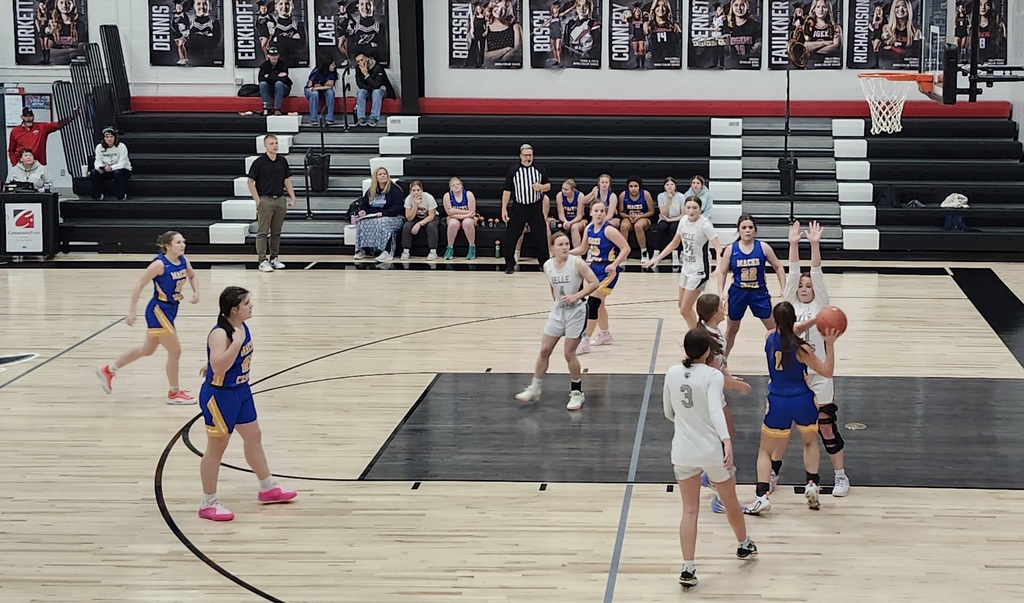 Izzy takes it to the hoop