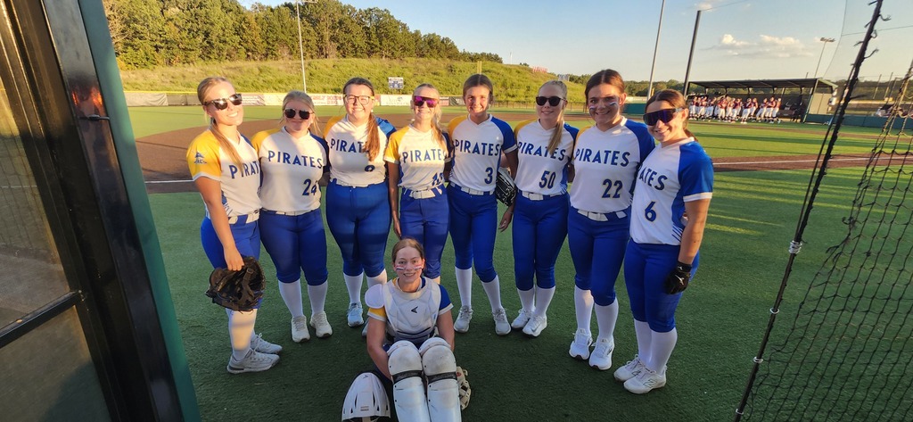 Lady Pirates just before the game.