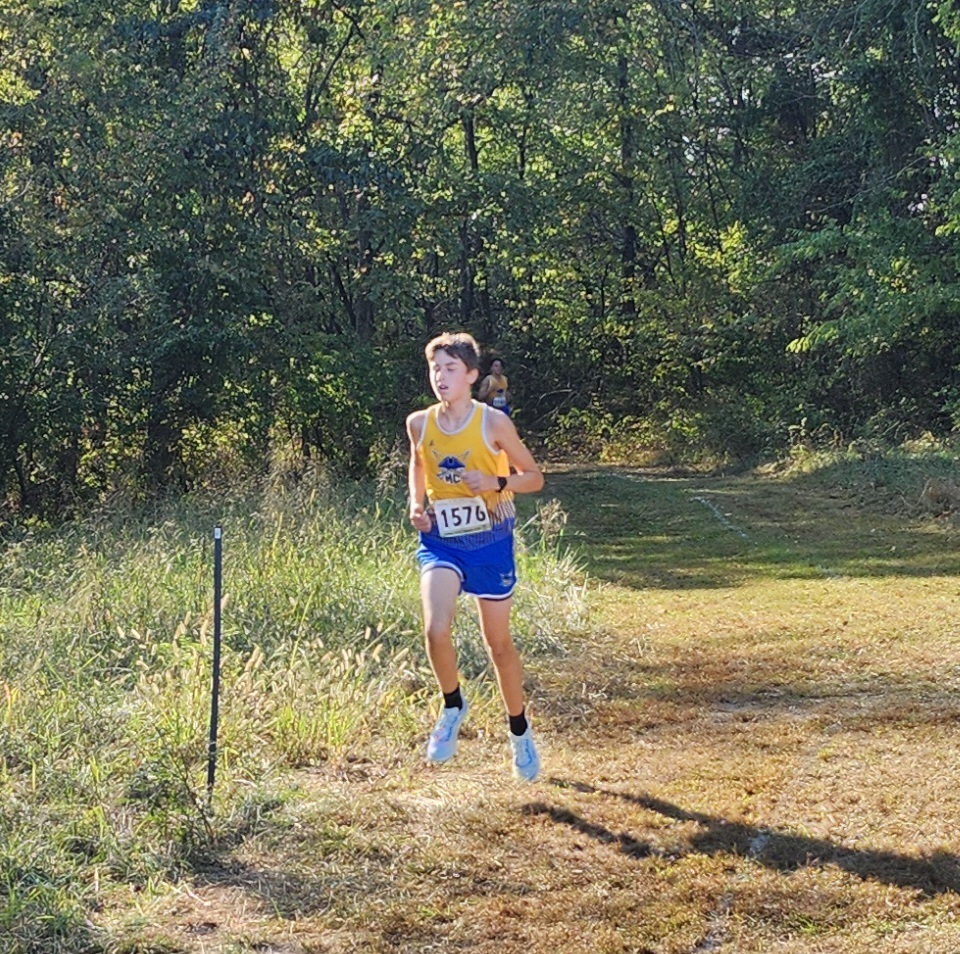 Jason gets ready to make the most of a long down just after the 2nd mile.