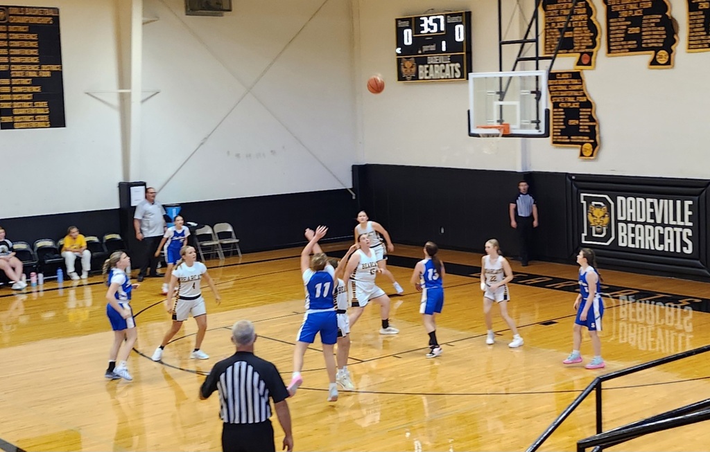 Braydlinn shoot a three-pointer!