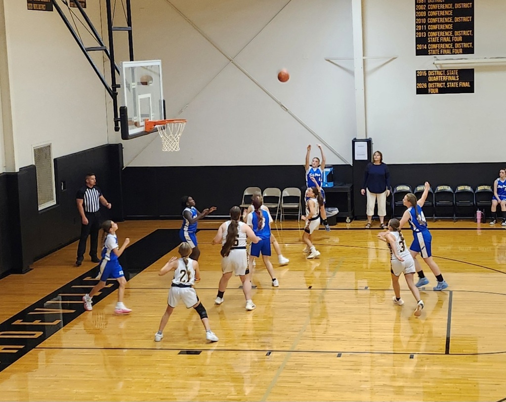 The JH Lady Pirates run a play late in the game against Dadeville.