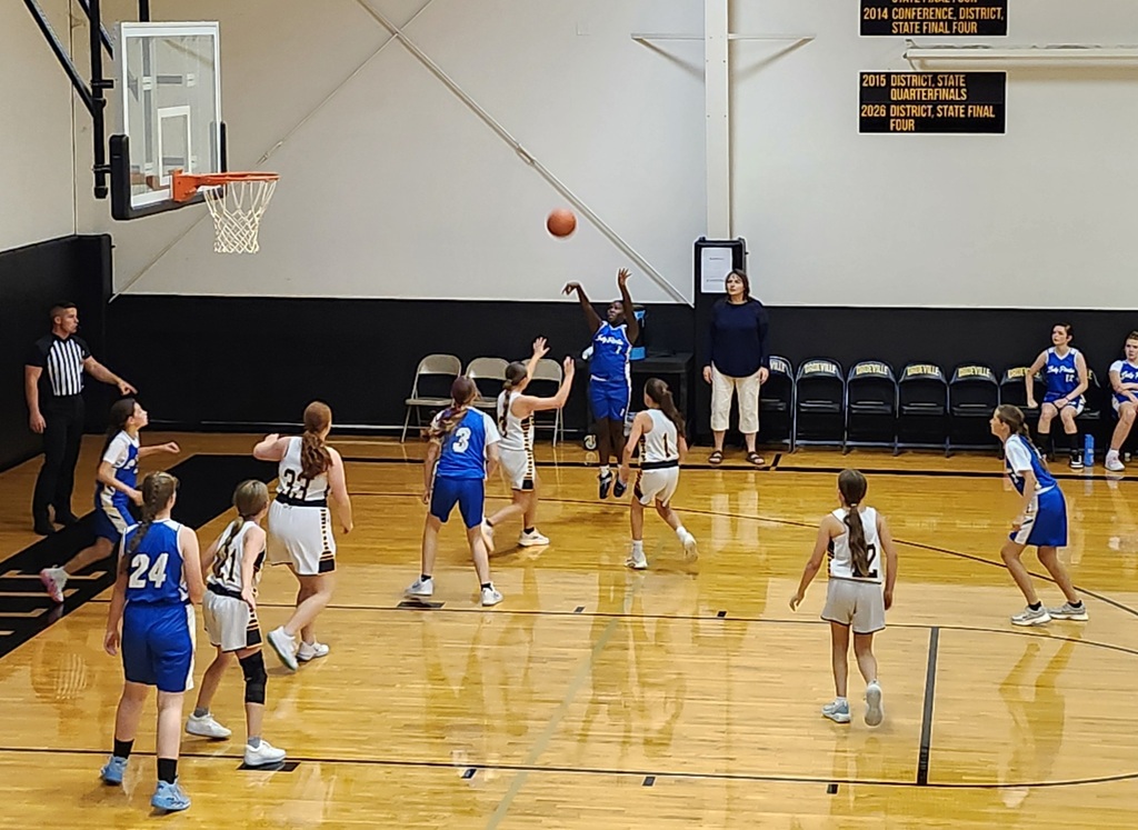 The JH Lady Pirates run a play late in the game against Dadeville.