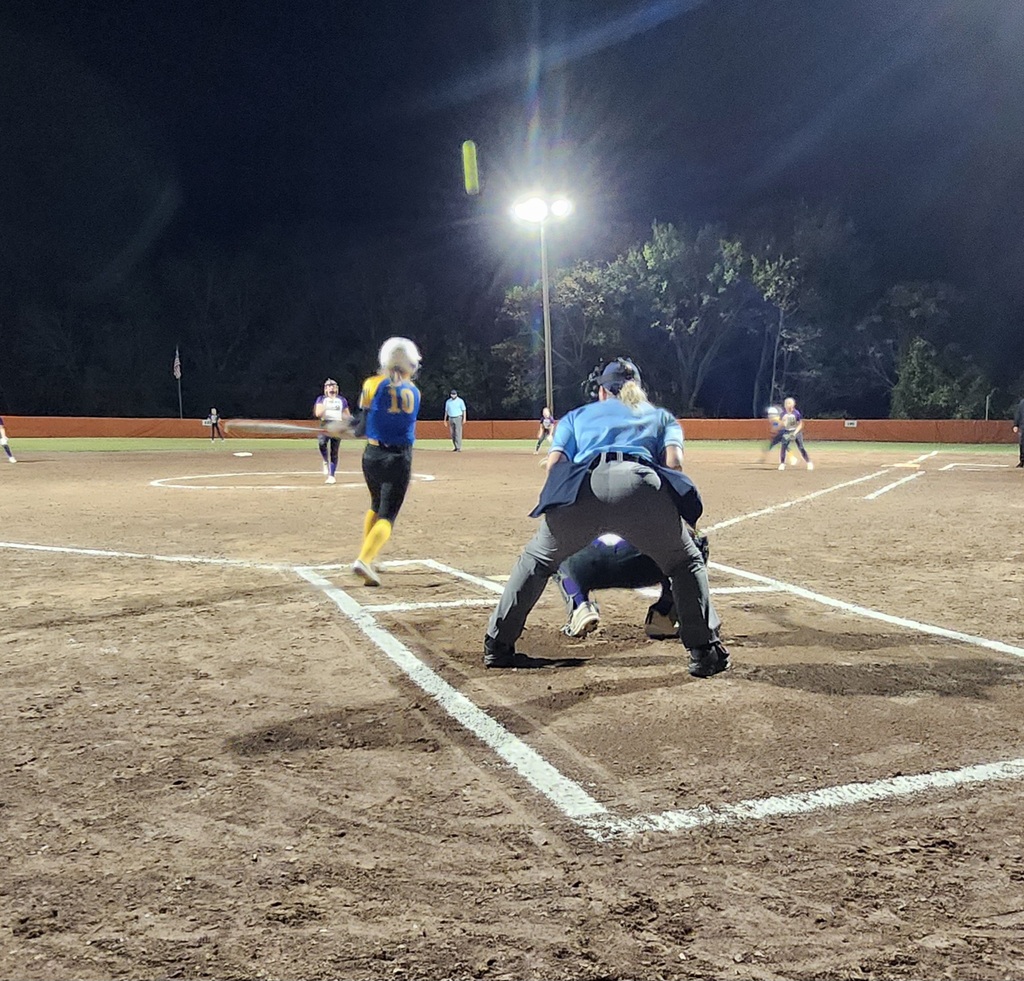 Stella advanced Kaelee to second.