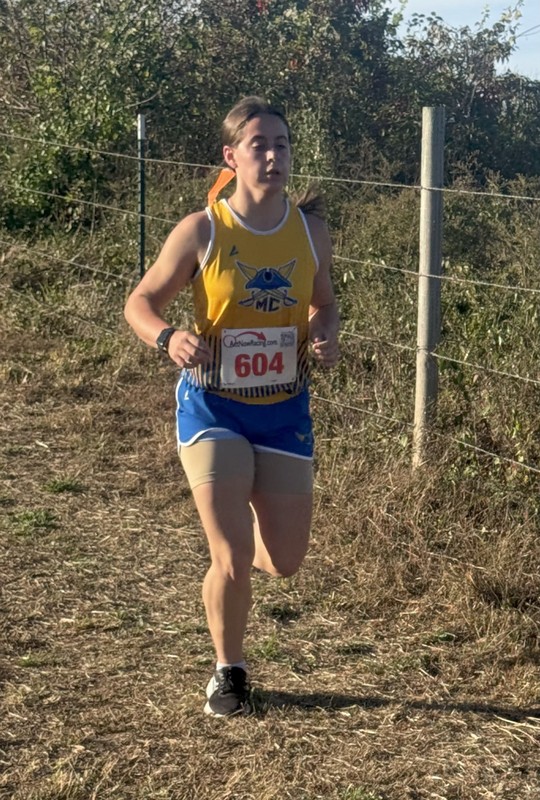 Kaelee races at Humansville