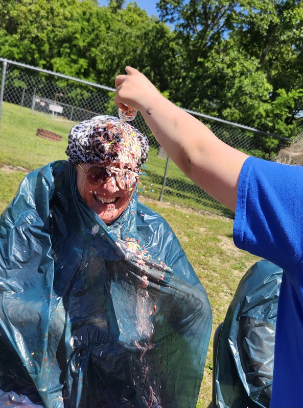 Human Sundae Building!