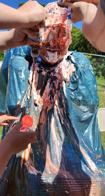 Human Sundae Building!