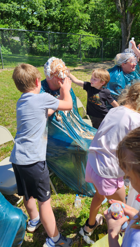 Human Sundae Building!
