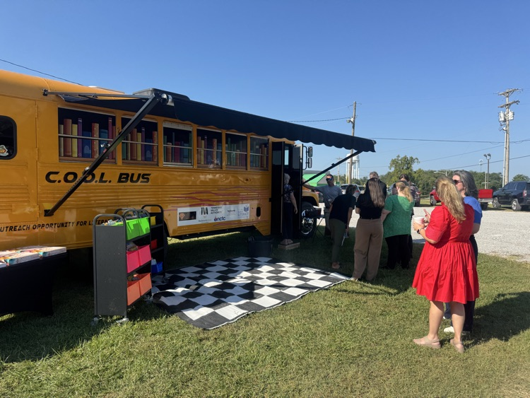 picture of Macon County COOL bus