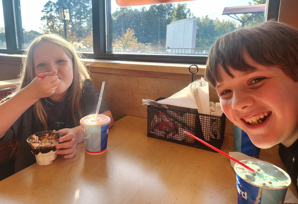 Bell2Bell winner enjoying using their gift card