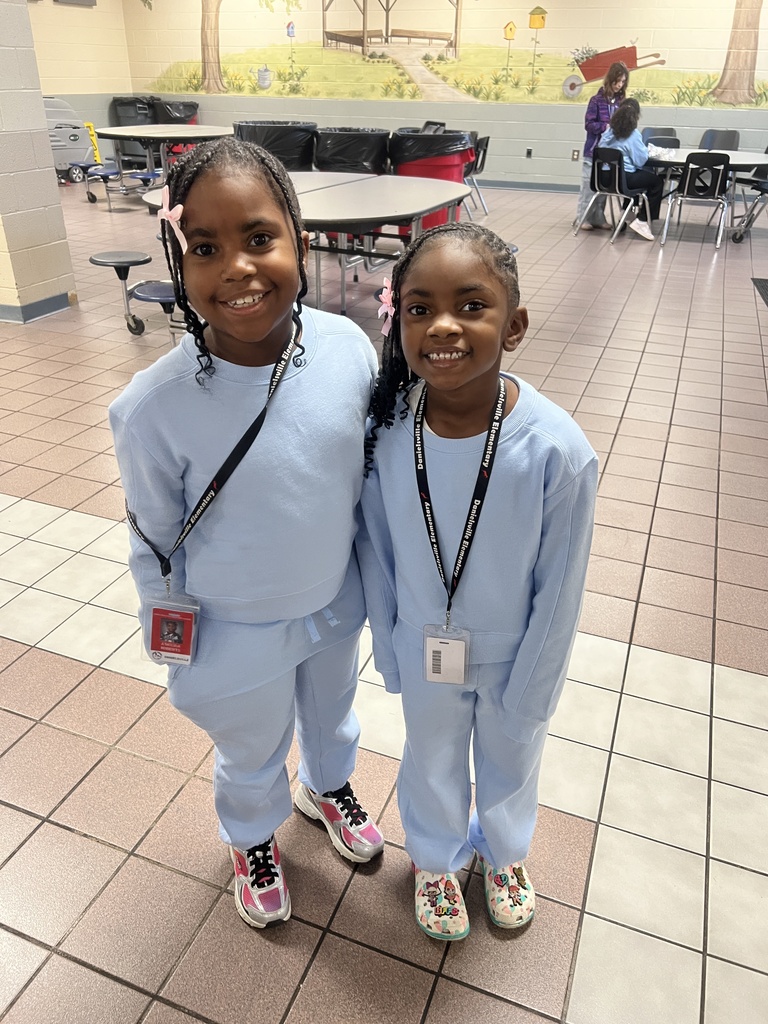 More twins spotted around DES!