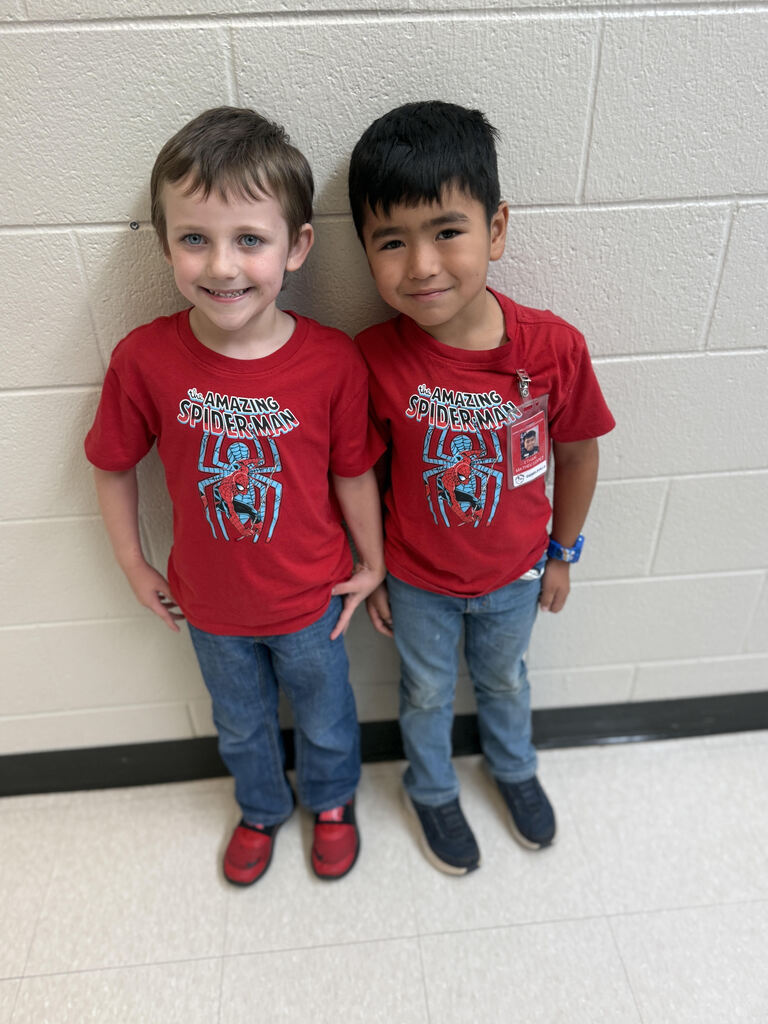 More twins spotted around DES!