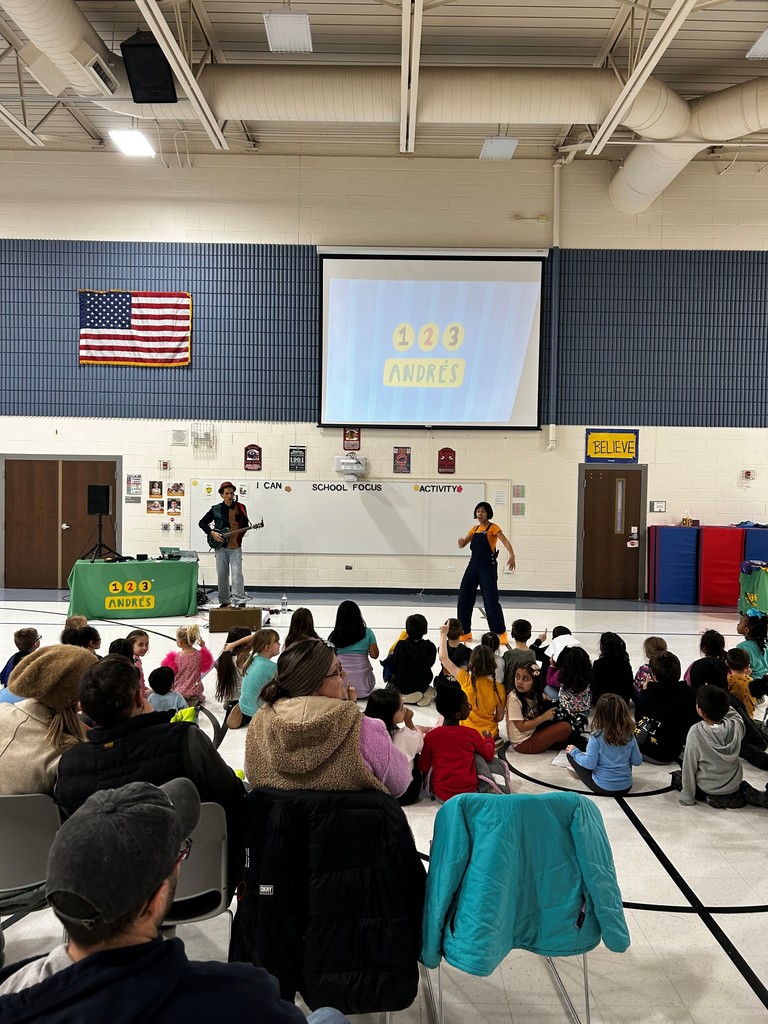 123 Andres performs their concert in front of an audience