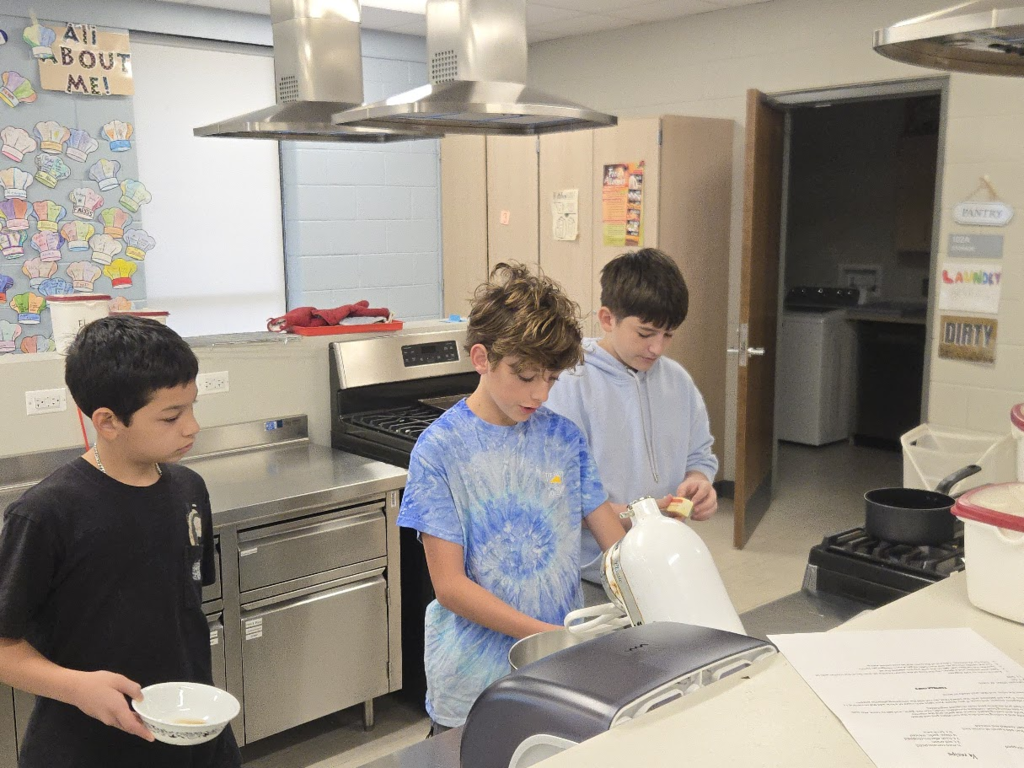 students baking in culinary lab