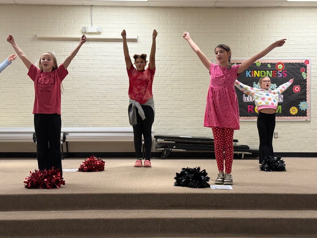 Elementary Cheerleaders at the Rattler Rally