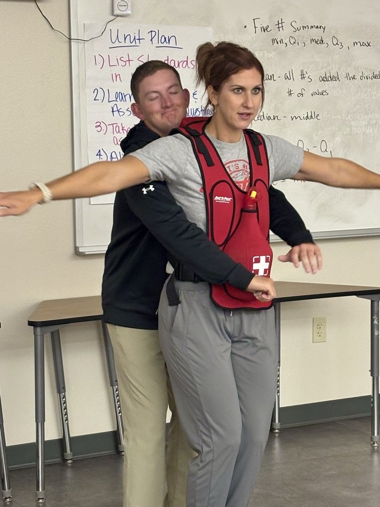 The district nurses conducted a CPR and First Aid training for MHS faculty and staff.