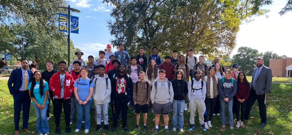 MHS Students rewarded for attendance and good citizenship.
