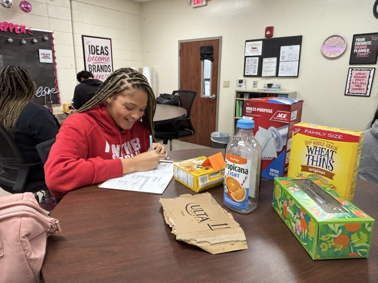 Marketing students use “trash” to determine consumer profiles.