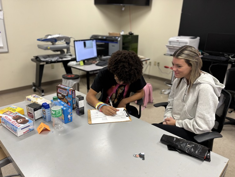 Marketing students use “trash” to determine consumer profiles.