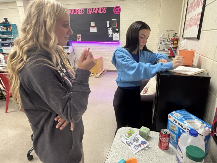 Marketing students use “trash” to determine consumer profiles.