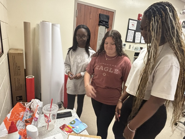 Marketing students use “trash” to determine consumer profiles.