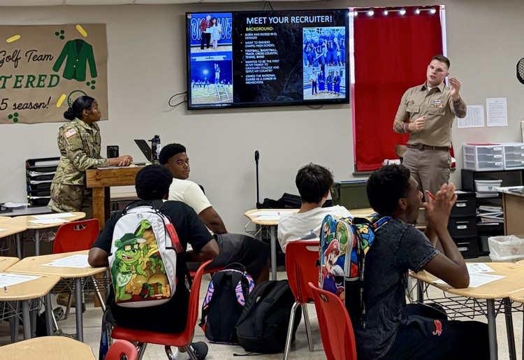 MHS students learn about the Arkansas Army National Guard.