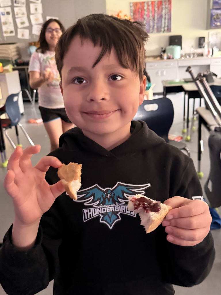 Student trying bread