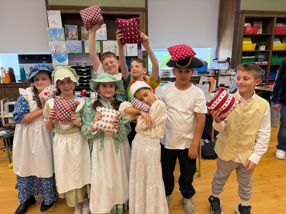 Lakeview Fourth Graders Bring Colonial History to Life