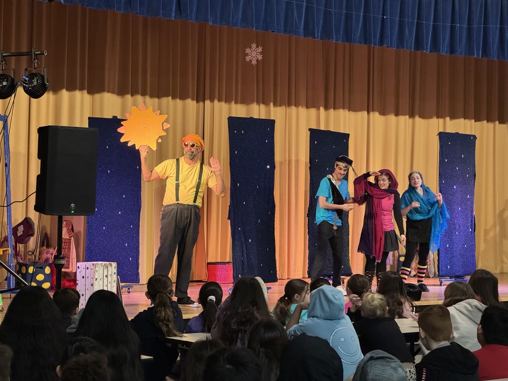 Fulmar Road Students Enjoy ‘Stone Soup…and Other Stories’ Performance
